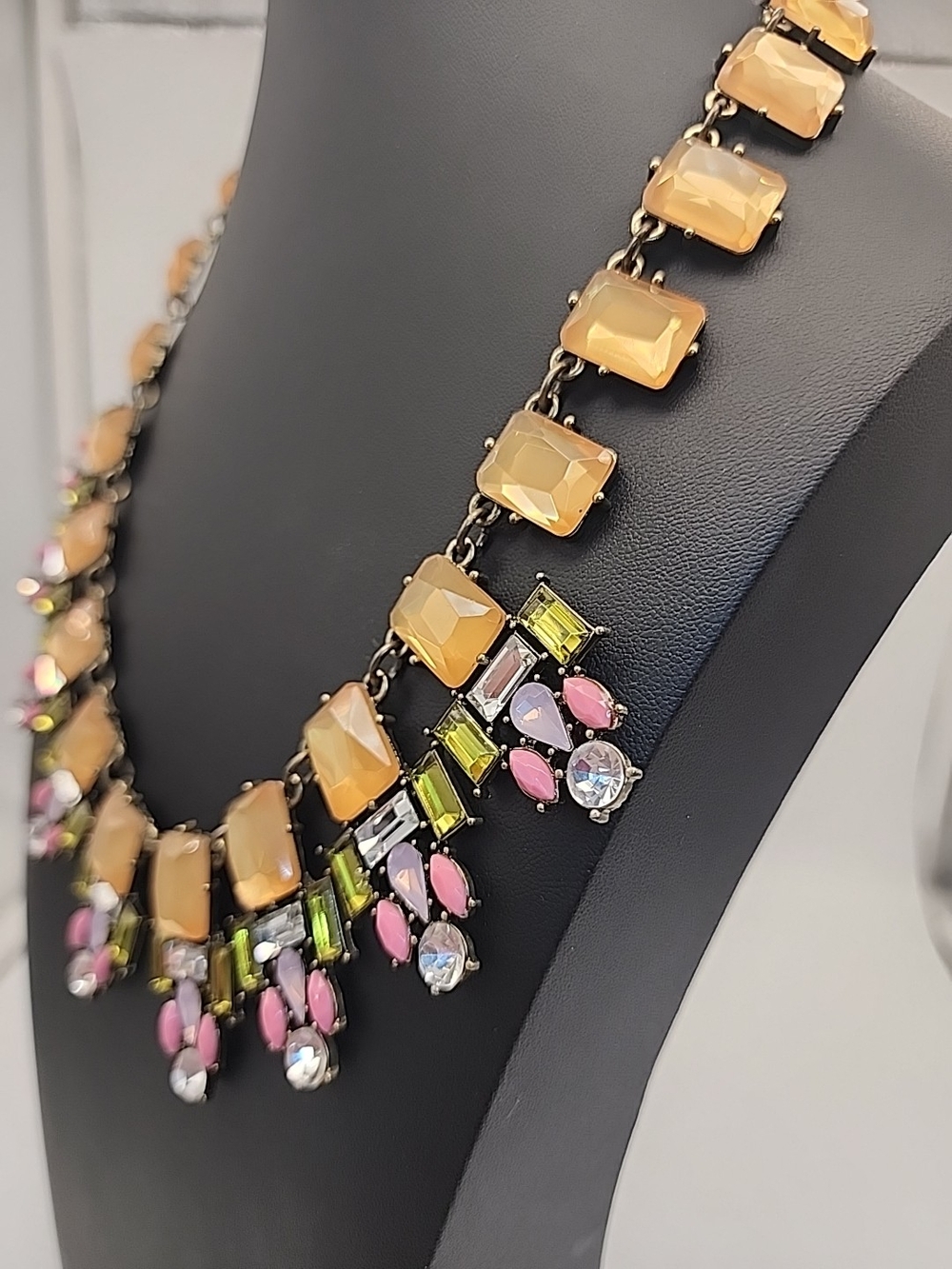 VTG Joan Rivers Classics Collection Multicolored Stones Statement Necklace 21" - Picture 3 of 6